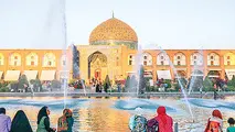
توریست‌های غربی در میدان مغناطیسی ایران
