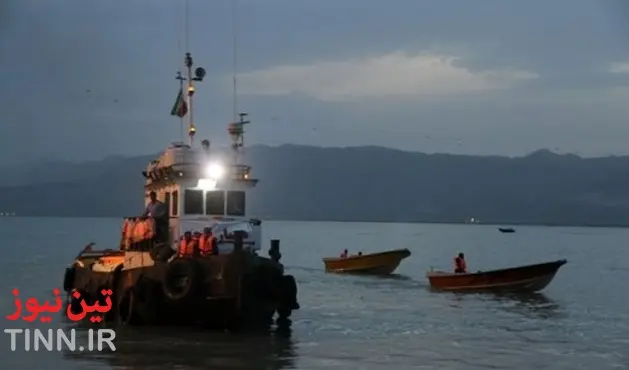 نجات جان۱۲ دریانورد ایرانی در آب‌های هرمزگان
