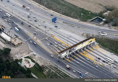 جو آرام و ترافیک روان جاده در تعطیلات پایان هفته