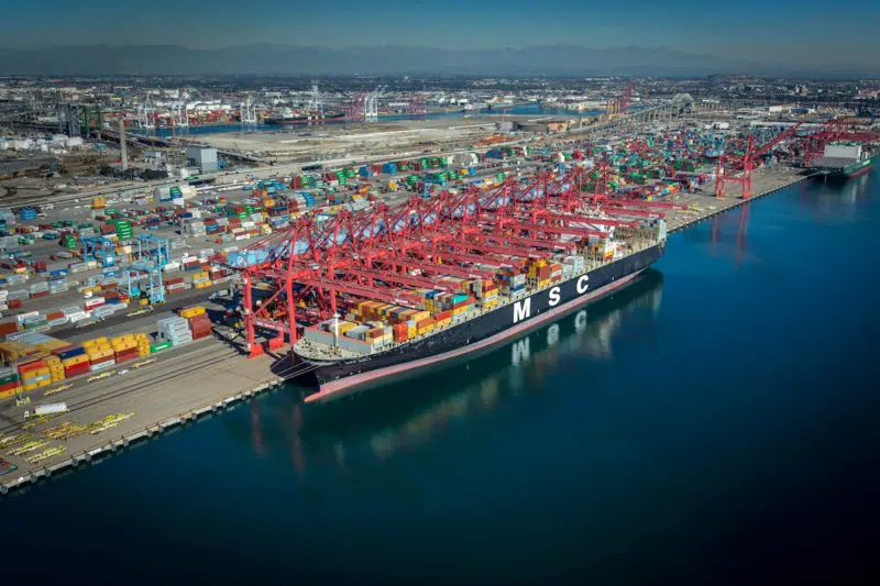 Port of Long Beach Crane Operators Set New Single-Shift Cargo Record