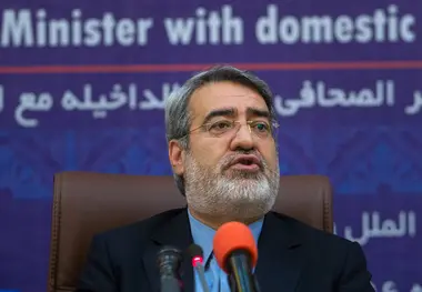 مردم به موقع و مستمر سر صندوق رای حاضر شوند
