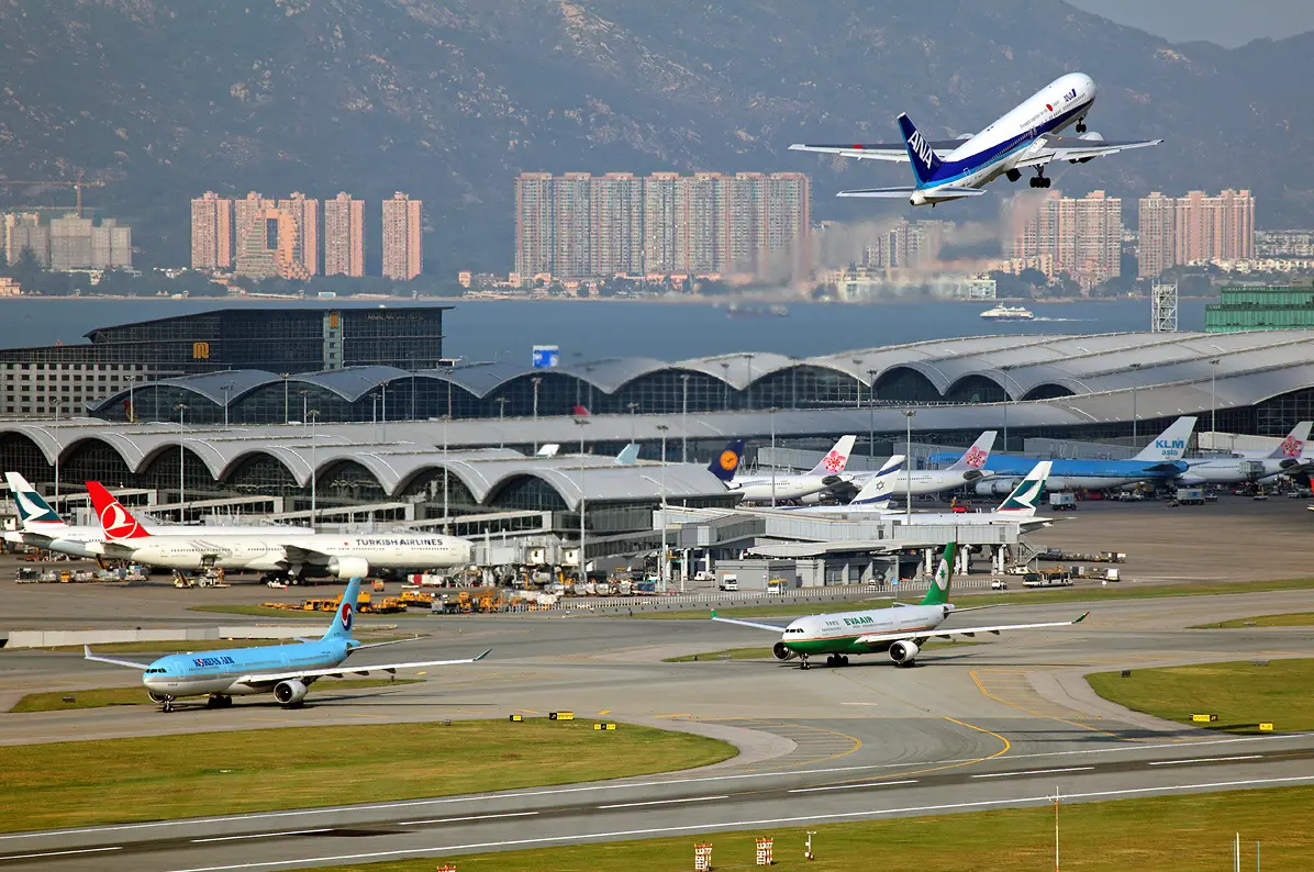     پهپاد ناشناس، فعالیت در فرودگاه چینی را مختل کرد

