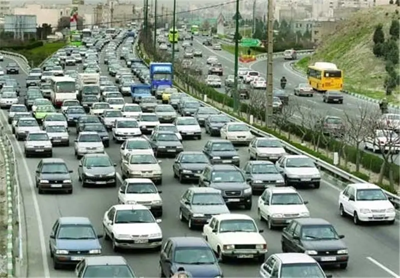 تردد بیش از 400 هزار خودرو در محورهای اردبیل ثبت شد