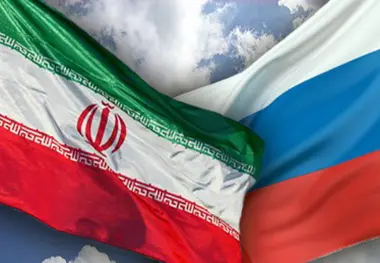 Iranian, Russian top Generals discuss closer defense ties