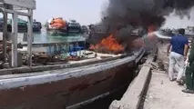 شناور باری در بندر محمدعامری بوشهر آتش گرفت