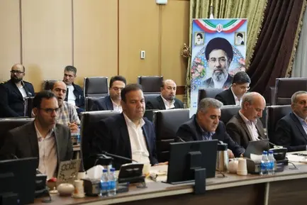 نشست وزیر راه  و مدیرعامل راه آهن  با مدیران ریلی