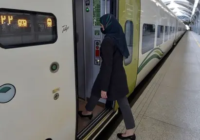 زنان راهبر قطار 