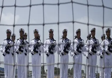 تمرین مشترک ناوهای نیروی دریایی ارتش ایران و چین آغاز شد
