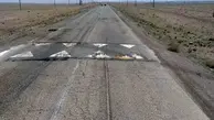 فیلم| جاده ای کم عرض که آینه کامیون ها حین تردد به هم برخورد می کند