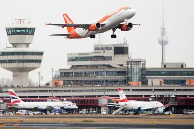 ماجرای مرگ مسافر هواپیما در پرواز ایزی جت/ مسافری که پیش از پرواز، روحش پریده بود!