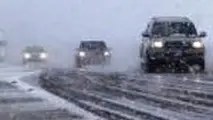 جاده‌های ۱۳ استان، برفی و بارانی است