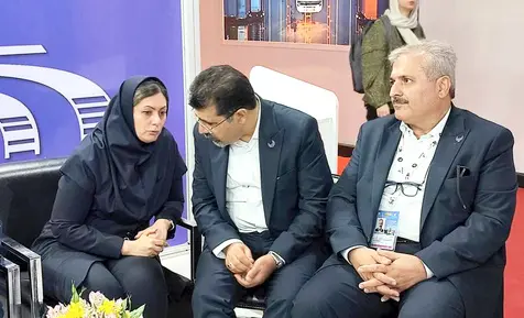  آیین امضای تفاهم نامه بین انجمن شرکت های حمل و نقل ریلی و شرکت بیمه معلم در حوزه بیمه تعهد پرداخت حقوق ورودی