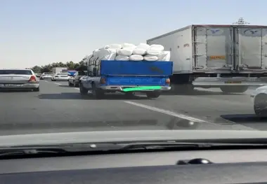 وضعیت حمل و نقل جاده ای بار در یکی از پرترددترین آزادراه های کشور 