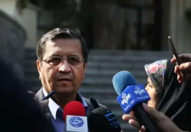 پاسخ همتی به سوالی درباره امتناع بانک ها از پرداخت وام به زلزله‎‌زدگان: از خود بانک‌ها بپرسید