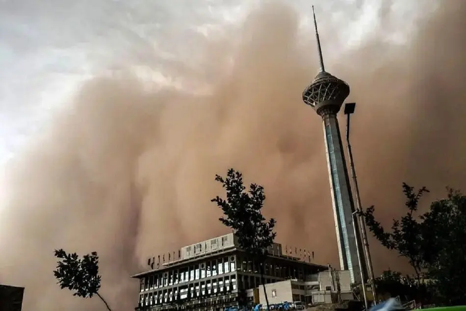 هجوم گردوخاک به تهران/ هشدار به شهروندان مناطق غربی و جنوبی پایتخت