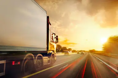 جاده، ستون ترانزیت ایران/نوسازی ناوگان ضروری است