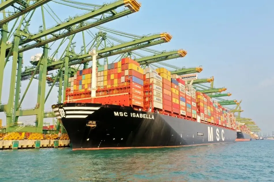 Singapore Welcomes Its Largest Containership to Date