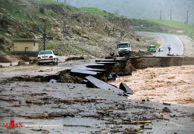 کمک کارکنان راه‌آهن شرق به سیل زدگان