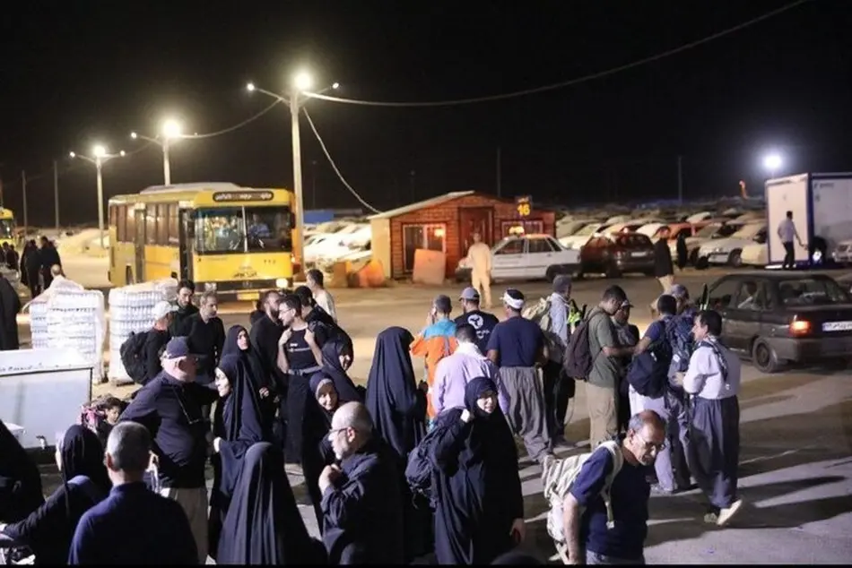 جا به جایی روزانه ۲۰۰ هزار زائر در مرز مهران با اتوبوس 