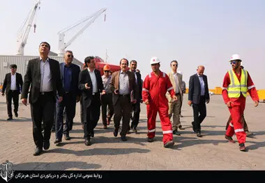 بازدید معاون وزیر راه و اعضای هیات عامل سازمان بنادر از پیشرفته ترین بندر تجاری ایران