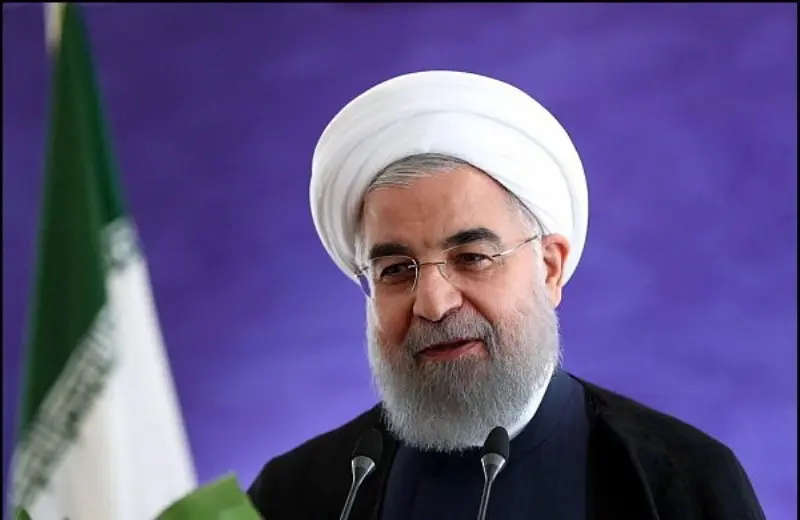 روحانی: مرمت ساختمان‌های سیل زده تا پایان تیرماه انجام شود