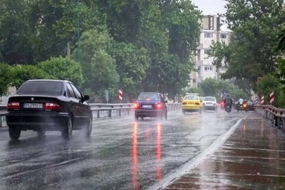 ترافیک سنگین در آزادراه پردیس – تهران/بارش برف و باران در برخی از محورها