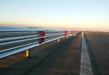 سرقت شبانه گارد ریل‌های جاده اهواز دارخوین