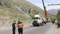 گزارش تصویری | عملیات نصب توری بر روی کوه جهت جلوگیری از ریزش سنگ در محور کرج کندوان