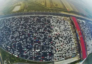 نظم تحسین برانگیز چینی ها در ترافیک! 