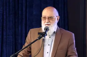 پول اصلی به جیب دارندگان پلتفرم ها می رود/ روش جذب رانندگان اسنپ را قبول ندارم