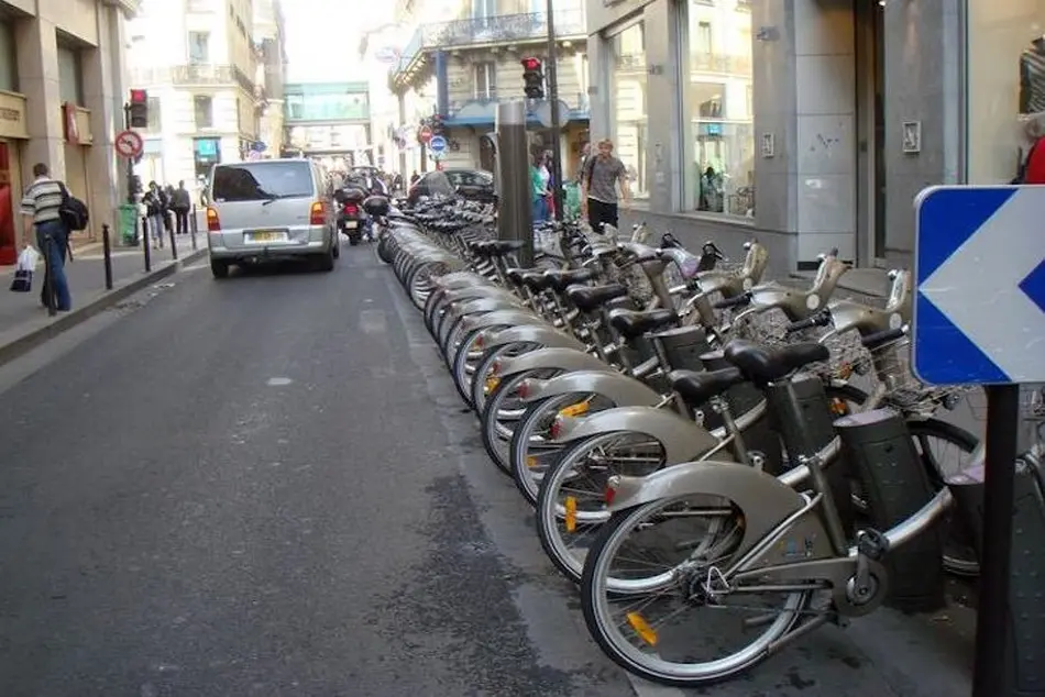 کاهش ازدحام ترافیک مقابل مدارس با ترویج دوچرخه سواری