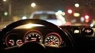 فیلم| نصب چراغ آبی رنگ (پلیس مجازی) در راه و اذیت چشم رانندگان در شب 