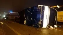 واژگونی اتوبوس در قزوین ۲۰ مجروح برجای گذاشت