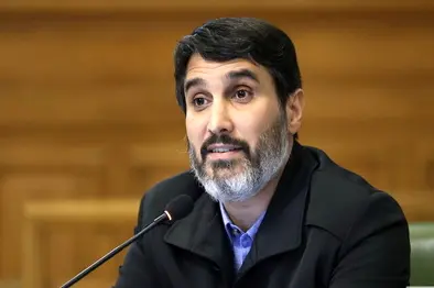 انتقاد عضو شورای شهر از عدم اتصال شهرداری تهران به درگاه ملی مجوزها