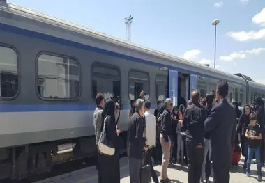 ورود قطار کاروان عشق به زنجان
