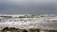  آب های شمال خلیج فارس مواج و توفانی است 