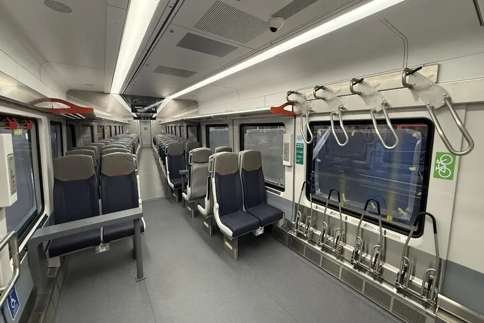 US: Alstom & CTDOT Unveil Models of New Commuter Cars at Union Station