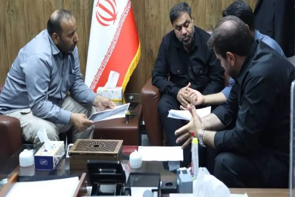 برگزاری کمیسیون ویژه رسیدگی به تخلفات شرکت های حمل ونقل مسافر در پایانه مرزی شلمچه

