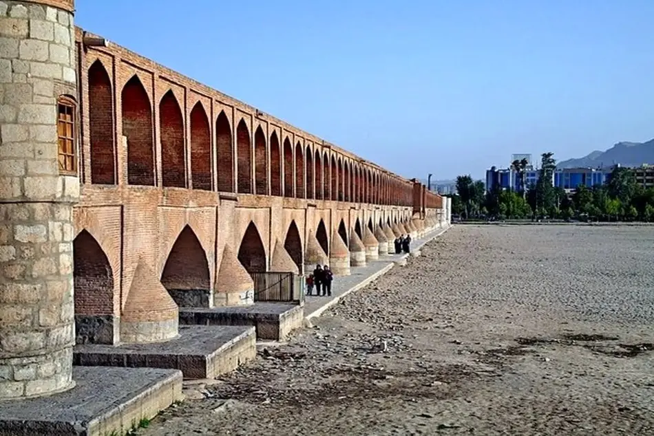 تنها راه نجات اصفهان، احیای فوری زاینده رود است