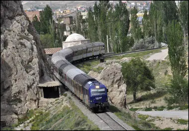 انتخاب راه آهن به عنوان دستگاه برتر ملی در حوزه گردشگری