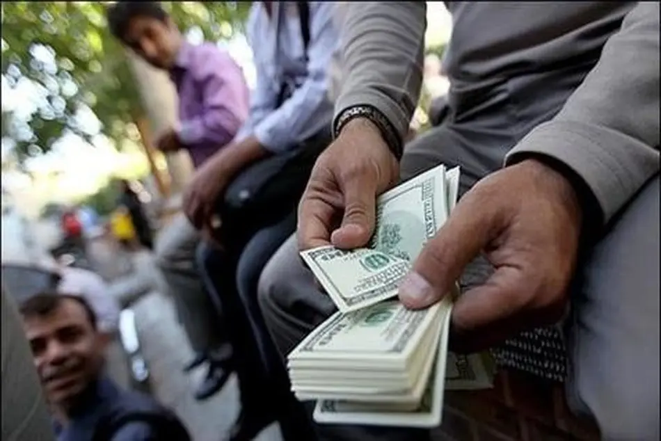 دستگیری 85 دلال ارز در بازار تهران