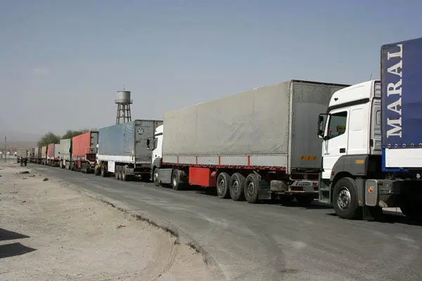 دلیل معطلی طولانی کامیون های ترانزیتی در مرز بازرگان 