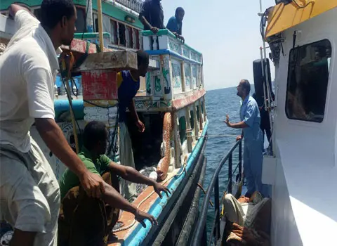 نجات جان 5 نفر صیاد توسط مرکز جستجو و نجات دریایی بندر چابهار در آب های دریای عمان
