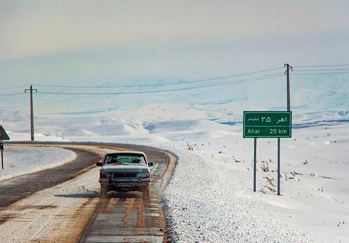 بارش برف و باران در جاده‌های ۱۳ استان