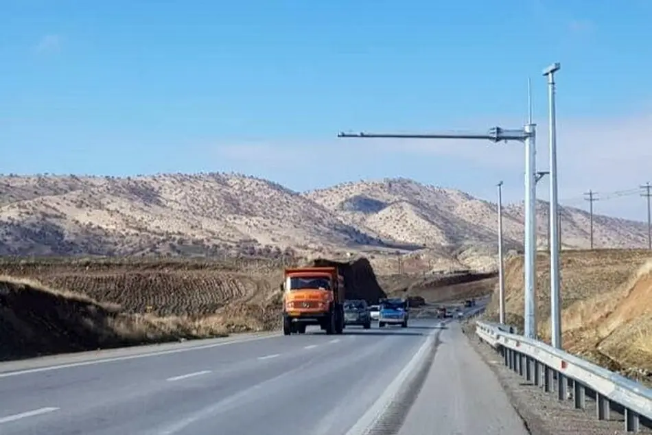 ۱۱ دوربین نظارتی جدید در جاده های استان ایلام نصب شد 