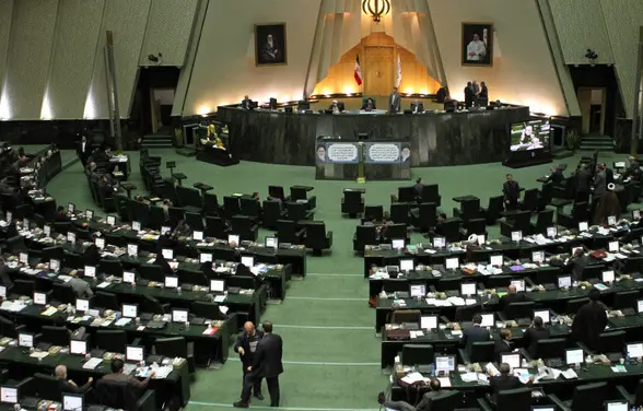 مخالفت مجلس با طرح یک لیتر بنزین در روز برای هر ایرانی