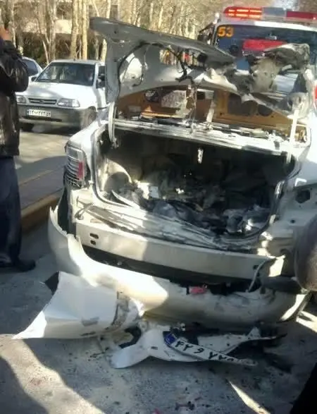 آتش گرفتن یک خودرو ال ۹۰ با انفجار یک پاوربانک
