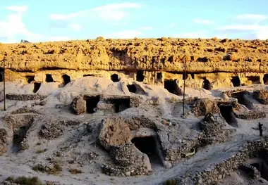 میمند، روستای چند هزار ساله ای که با دست کنده شده است!