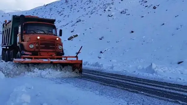  تلاش شبانه‌ روزی راهداری قزوین/ تمامی محور های در حال پاکسازی