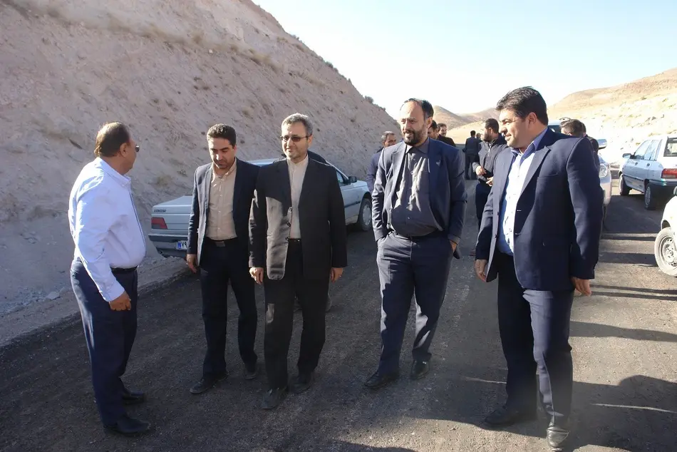 بازدید مدیرکل راه و شهرسازی استان از راه های روستایی دهستان سنگر فاروج
